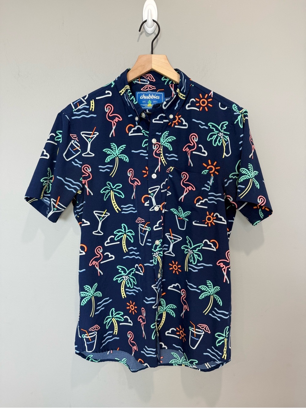chubbies Navy Tropical Neon Print Short Sleeve Button-Down Shirt size medium